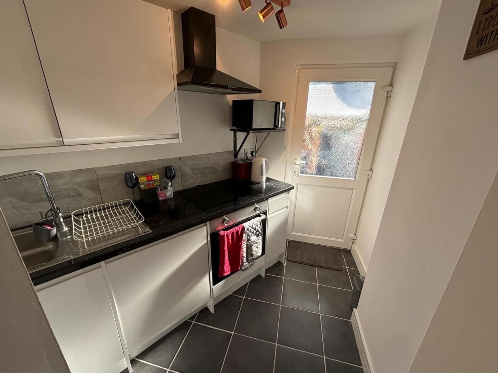 Apartment Modern & Cozy Gem - 10min To Center - Parking York